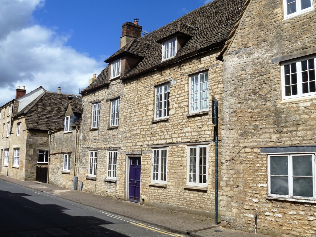 Cirencester houses [52] © Michael Dibb cc-by-sa/2.0 :: Geograph Britain ...