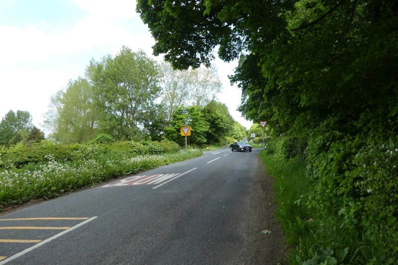 Tarn Lane crossroads © DS Pugh cc-by-sa/2.0 :: Geograph Britain and Ireland