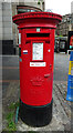 Elizabethan postbox on High Street, Dundee