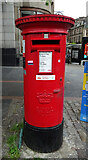 NO4030 : Elizabethan postbox on High Street, Dundee by JThomas