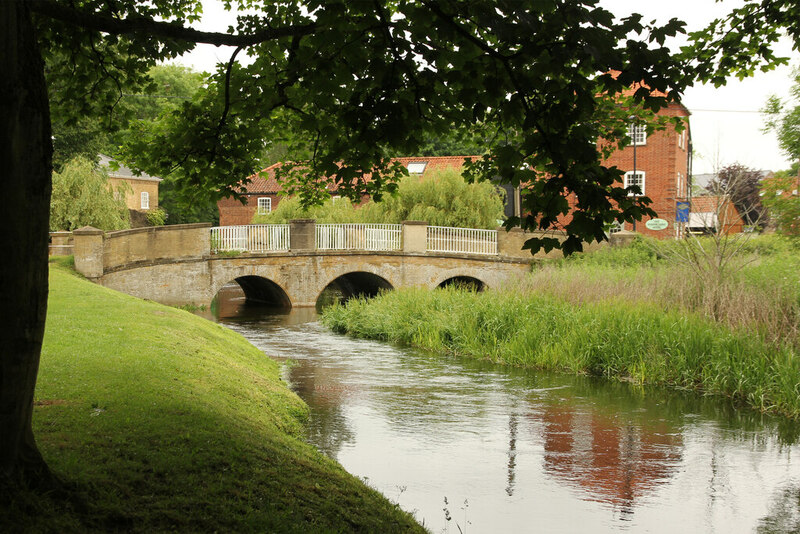 Wensum Bridge © Richard Croft cc-by-sa/2.0 :: Geograph Britain and Ireland