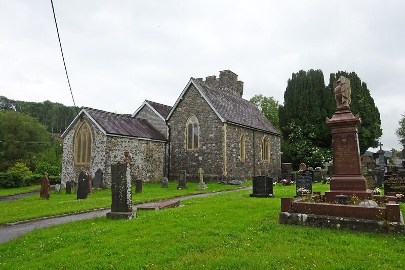 Llanllwch Church © Ian Rob cc-by-sa/2.0 :: Geograph Britain and Ireland