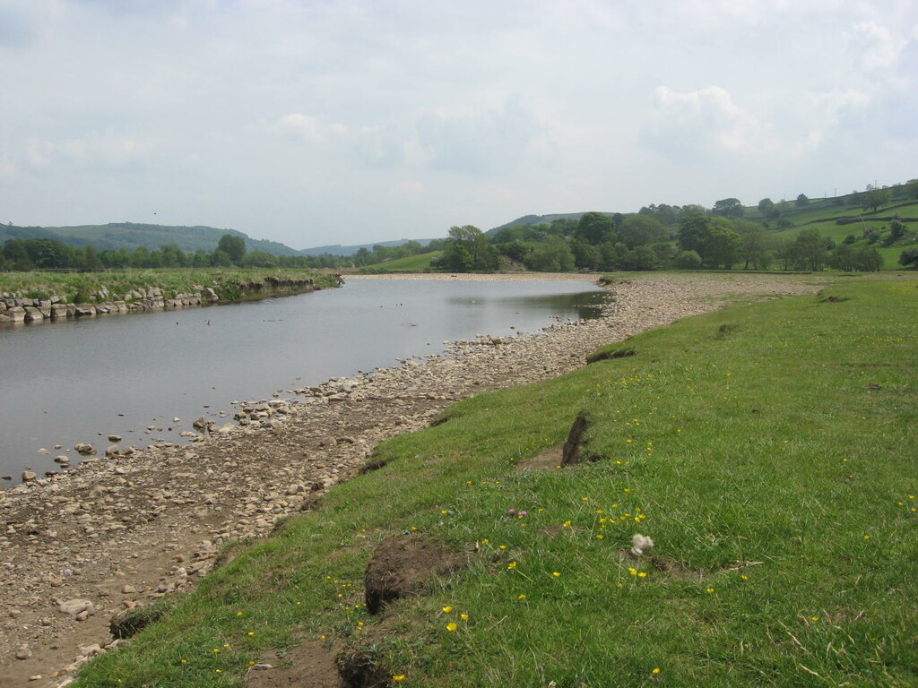 River Swale at the suspension bridge © T Eyre cc-by-sa/2.0 :: Geograph ...