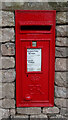 SD2476 : Elizabeth II postbox on Pit Lane, Lindal in Furness by JThomas