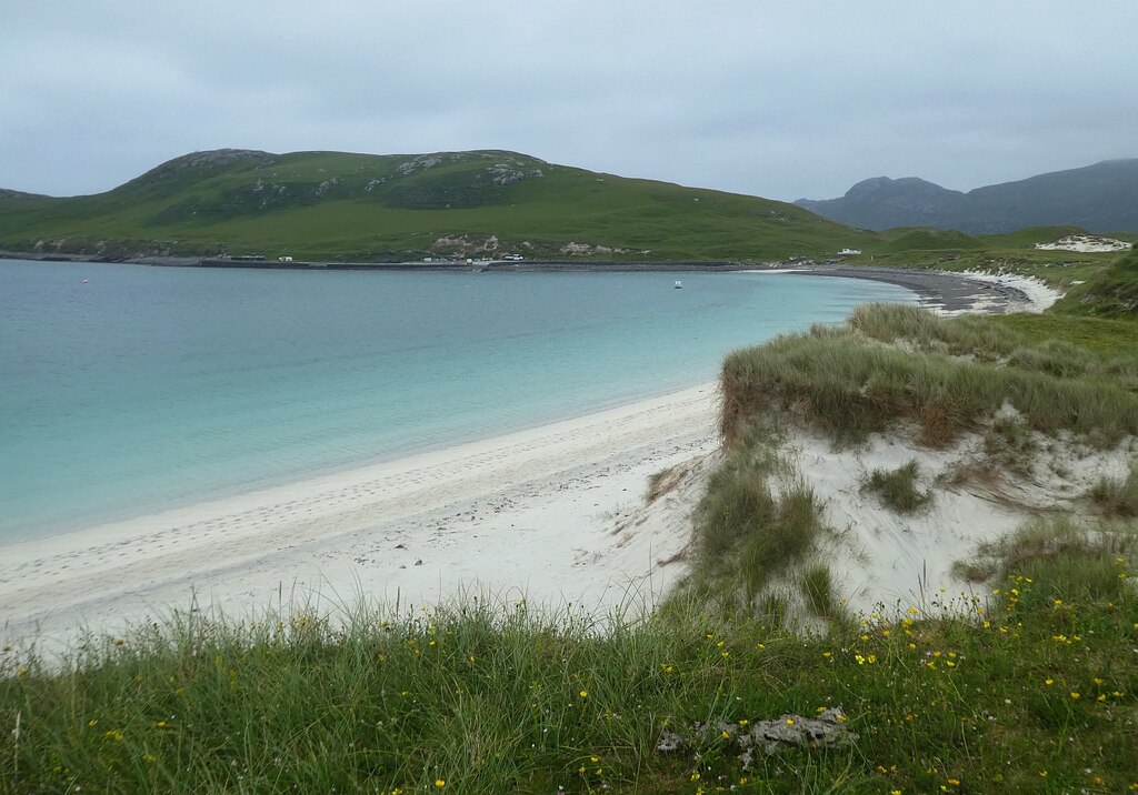 Vatersay - Tràigh Bhatarsaigh © Rob Farrow Cc-by-sa 2.0 :: Geograph 