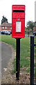 Post box at the junction of Ravenshouse Road and Pilgrim Avenue, Dewsbury