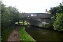 SP1975 : Grand Union Canal at Kings Arms Bridge, bridge #70 by Ian S