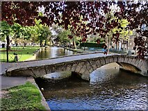 SP1620 : Footbridge across the River Windrush at Bourton-on-the-Water by Mat Fascione