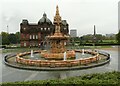NS6064 : Doulton Fountain and People's Palace by Richard Sutcliffe