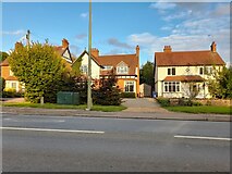 SP4736 : Houses on Banbury Road, Twyford by David Howard