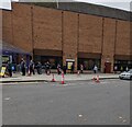 ST3187 : Queue outside the Newport Centre by Jaggery