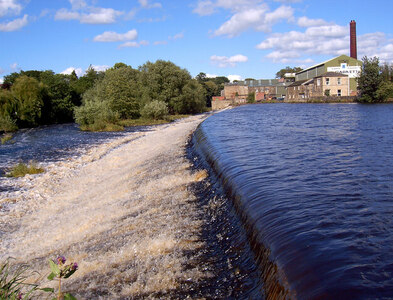 SE2046 : Weir, River Wharfe, Otley by habiloid