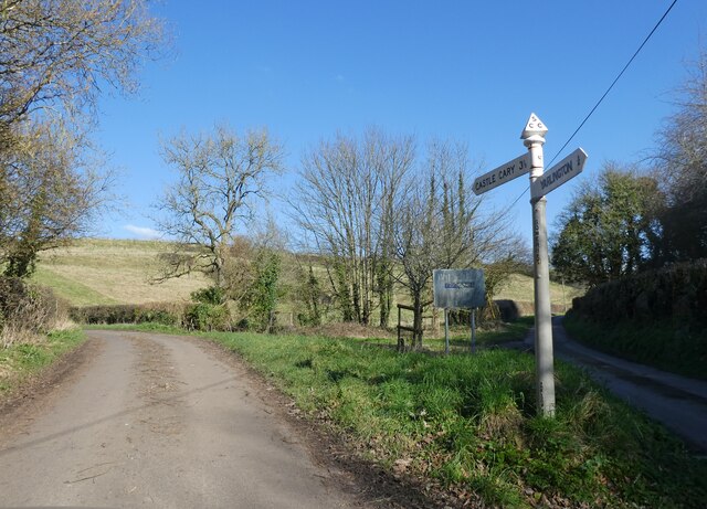 Junction at the bottom of Shatwell Lane 