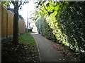 Footpath to Piccadilly Close, Briar Hill