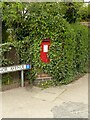 Manor Avenue postbox