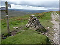 SD8181 : The Pennine Way near Middle Bank Hill by Dave Kelly