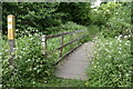 Footbridge between the railway and the River Hiz