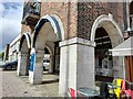 Arches on Finchley Road, Temple Fortune