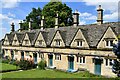 Chipping Norton: Almshouses built by Henry Cornish in 1640 for eight poor widows