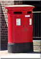 Double aperture Elizabeth II postbox on East Street, Faversham