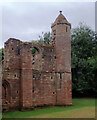 SE3651 : Spofforth Castle by habiloid