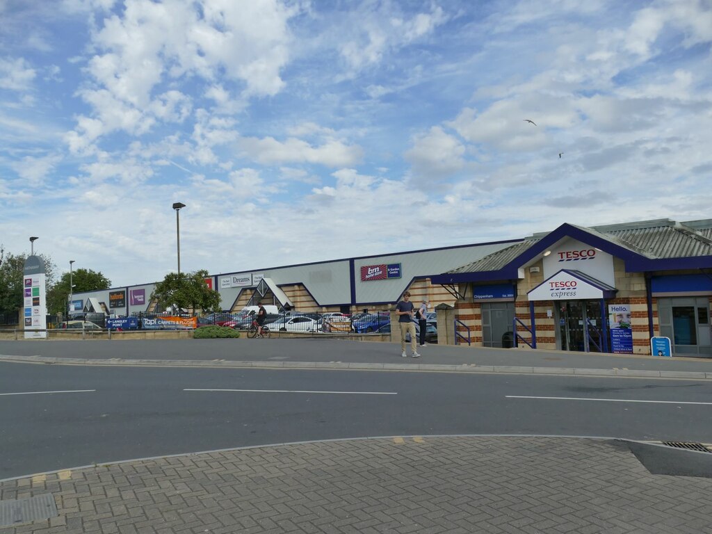 Tesco Express And B&M, Chippenham © Stephen Craven Cc-by-sa/2.0 ...