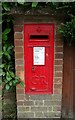 George V postbox on Castle Square, Benson