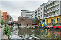 TQ2883 : Regent's Canal by Ian Capper