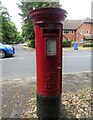 Elizabeth II postbox on Prospect Road, Farnborough