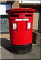 Double aperture Elizabeth II postbox on Church Street, Walton-on-Thames