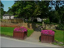 SE1026 : Path to Shibden Grange Drive from Shibden Park by Humphrey Bolton
