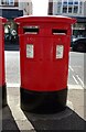 Double aperture Elizabeth II postbox on Rectory Grove, Southend-on-Sea