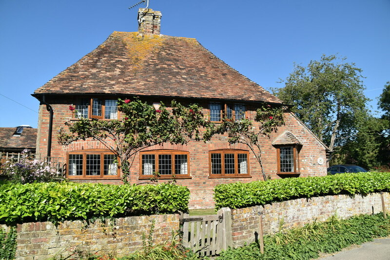 House in Postling © N Chadwick cc-by-sa/2.0 :: Geograph Britain and Ireland