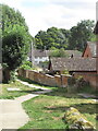 Path through the churchyard, Allington