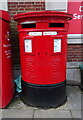 Double aperture Elizabeth II postbox on Broad Street, Wokingham