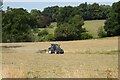 SU5667 : Farmland, Midgham by Andrew Smith