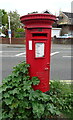 Elizabeth II postbox on Gosport Road