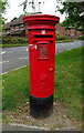 Elizabeth II postbox on Marsh Lane