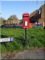 Elizabeth II postbox on Coventry Close