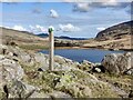 SH6560 : Marker post along the Snowdonia Slate Trail by Mat Fascione