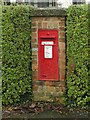 SE4550 : Post box LS22 461, Bickerton by Alan Murray-Rust