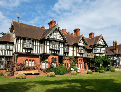 SO8698 : Wightwick Manor by Jeff Buck