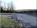 Cyffordd T ar y B4298 / A T junction on the B4298