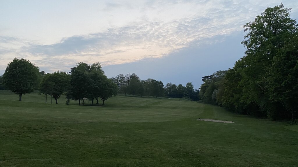 Shendish Manor golf course, Apsley © Bryn Holmes cc-by-sa/2.0 ...