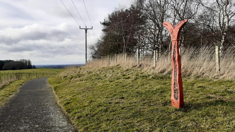 National Cycle Network Route 72 running... © Roger Templeman cc-by-sa/2 ...