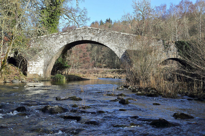 The old packhorse bridge at Ancrum © Walter Baxter cc-by-sa/2.0 ...