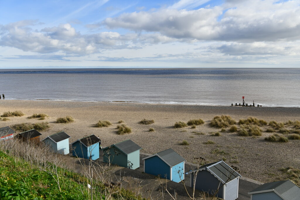 pakefield-beach-huts-michael-garlick-cc-by-sa-2-0-geograph