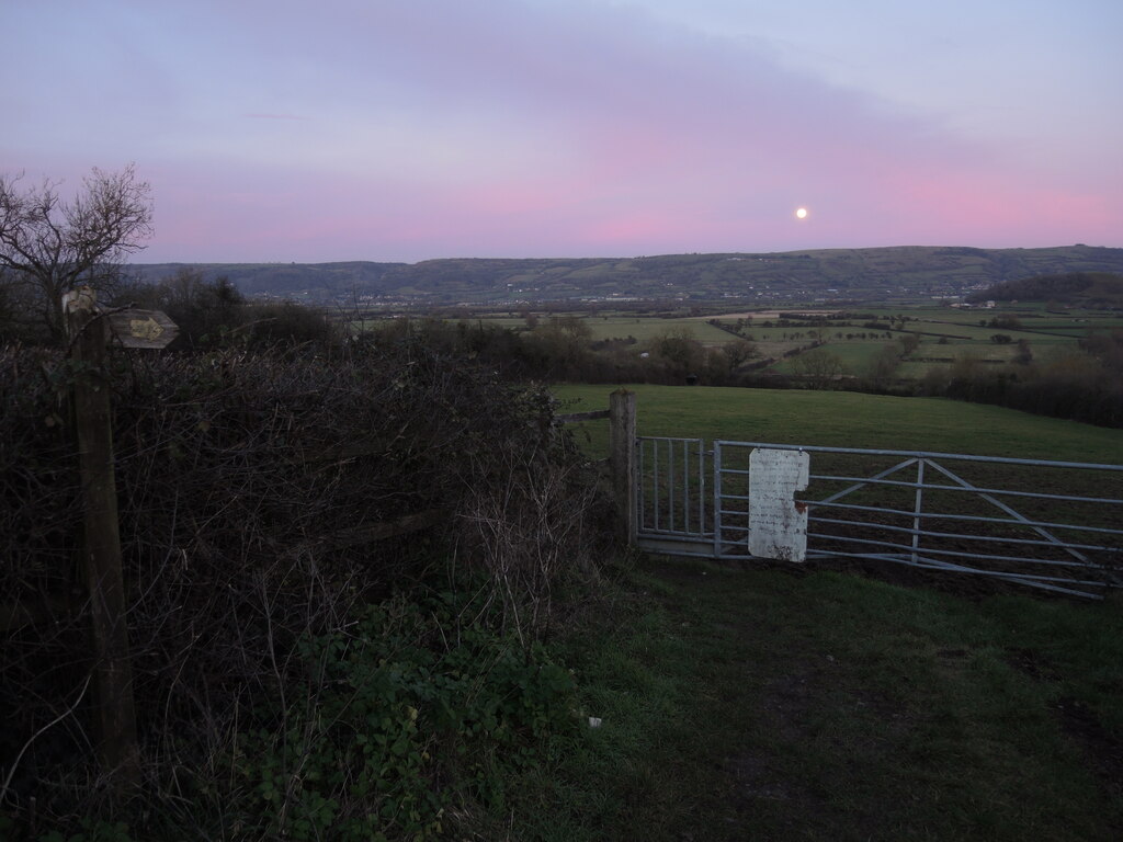 a-full-moon-over-the-mendips-neil-owen-cc-by-sa-2-0-geograph