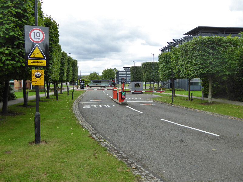 Entrance To New Square Off Clockhouse © Robin Webster Cc By Sa20 Geograph Britain And 7100