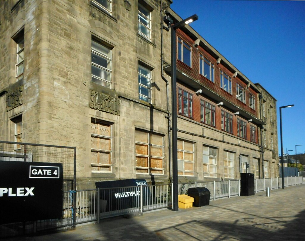 Tennent Memorial Building © Richard Sutcliffe Cc-by-sa/2.0 :: Geograph ...